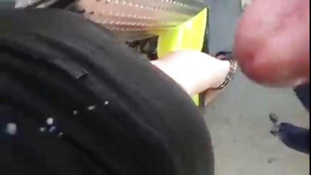 جنسیت بدون ثبت نام آن را عمومی, سکس عمومی با یک سکی سوپر لیگ قدیمی می پیوندد