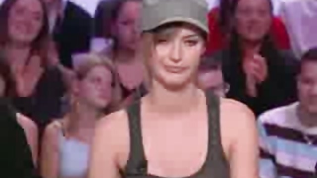 جنسیت بدون ثبت نام بازی با مشاعره خود عمومی, سکس عمومی در حالی که سوپر سکس ادم بیکار و تنبل